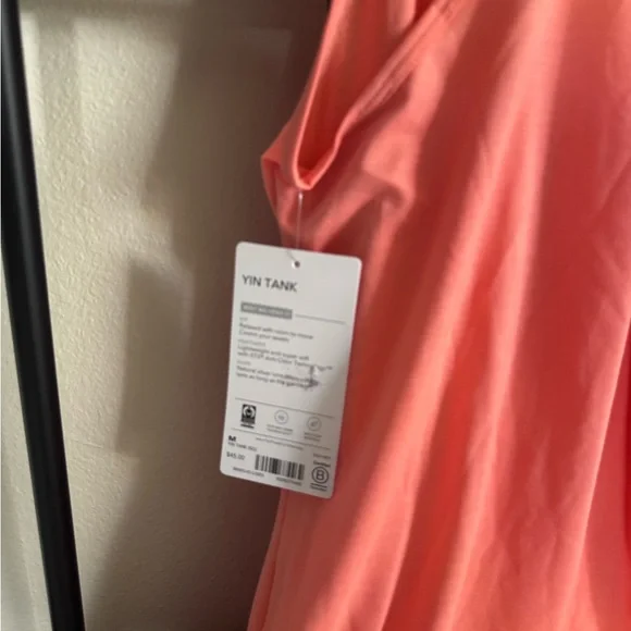 ATHLETA NWT Coral Pink Women's athletic Top - Picture 3 of 6